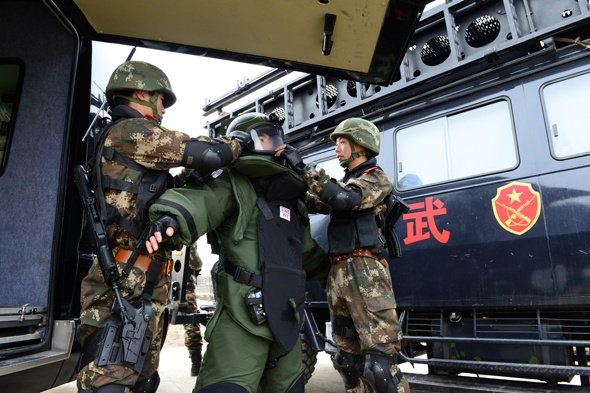 英國進(jìn)口MK5排爆服、SE153搜爆服各到貨20套！歡迎下單！