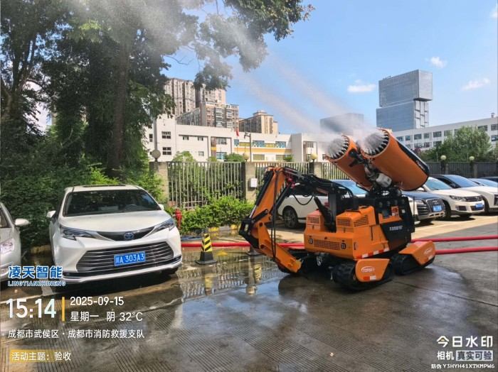 天龍坦途Y6G全地形破拆滅火排煙機器人.jpg